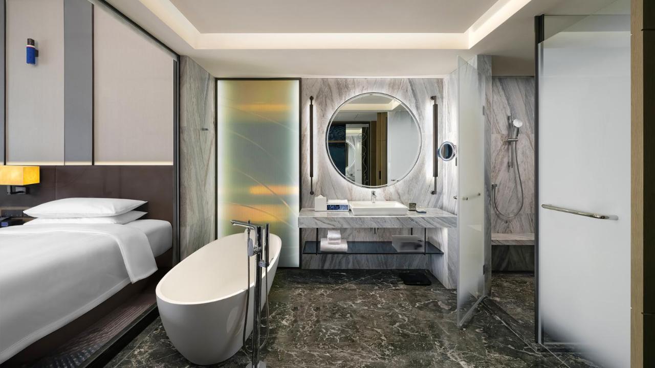 Renaissance Changzhou Wujin Hotel Екстериор снимка