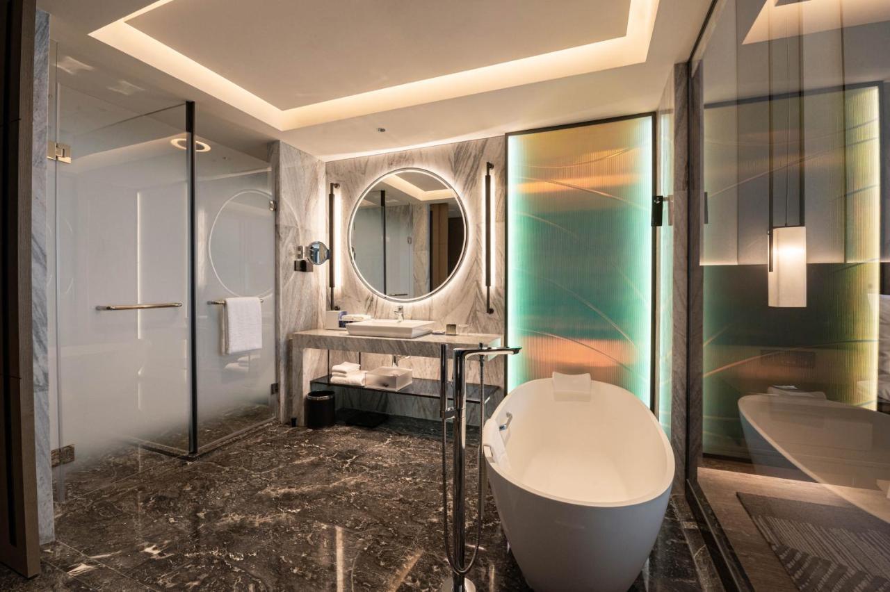 Renaissance Changzhou Wujin Hotel Екстериор снимка